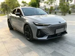 2022 Changan UNI-V 1.5T — фото 3