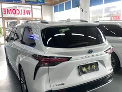 2021 Toyota Sienna 2.5L Hybrid Ultimate, белый — фото 8