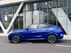 2022 BMW X6 M, синий — фото 3
