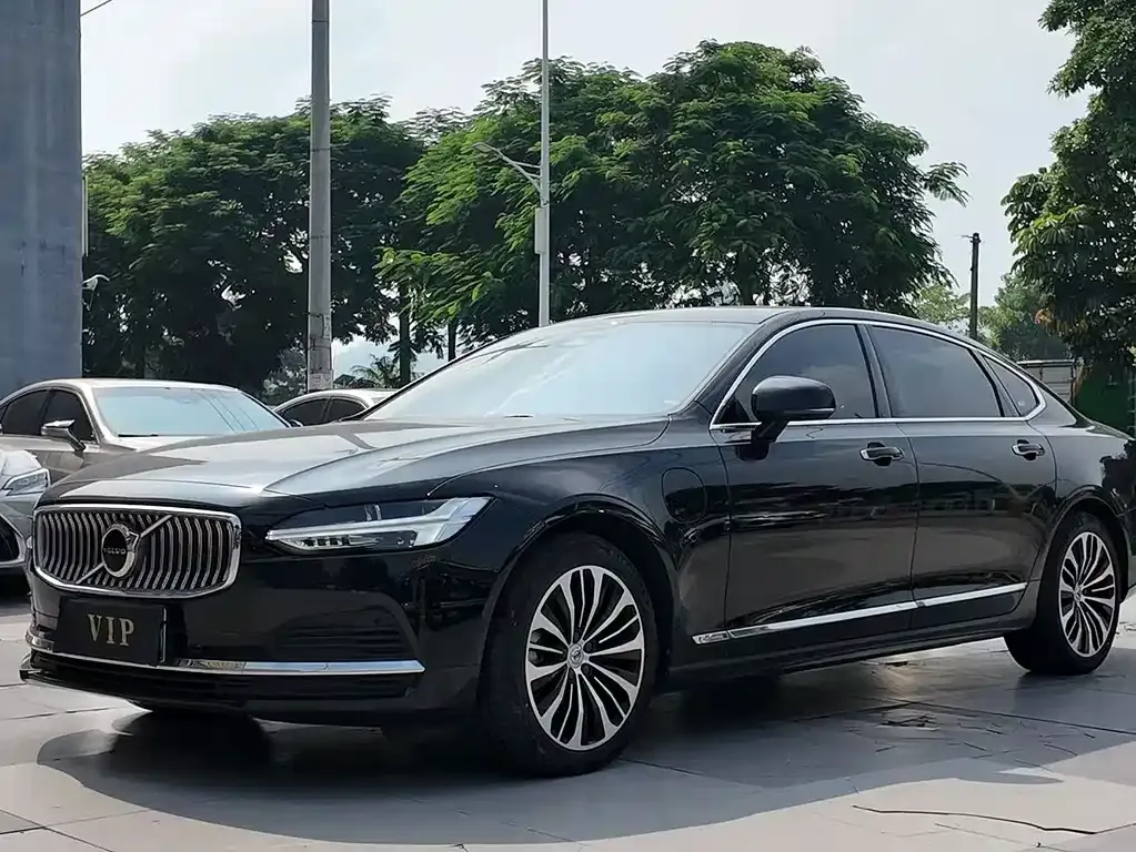 2023 Volvo S90 Hybrid T8 4WD Luxury