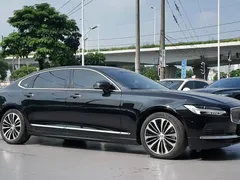 2023 Volvo S90 Hybrid T8 4WD Luxury, чёрный — фото 4