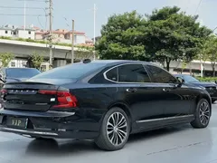 2023 Volvo S90 Hybrid T8 4WD Luxury, чёрный — фото 14