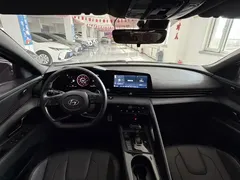 2022 Hyundai Elantra 240TGDi DCT LUX Premium — фото 8