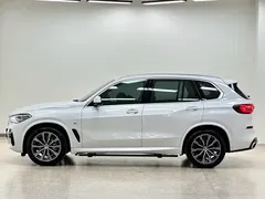 2021 BMW X5 xDrive40i M, белый — фото 4