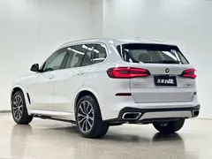 2021 BMW X5 xDrive40i M, белый — фото 5