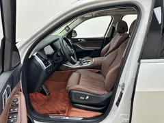 2021 BMW X5 xDrive40i M, белый — фото 10