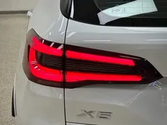 2021 BMW X5 xDrive40i M, белый — фото 37