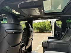 2021 Toyota Alphard Hybrid 2.5L Premium, белый — фото 13