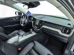 2021 Volvo XC60 4WD Luxury — фото 18