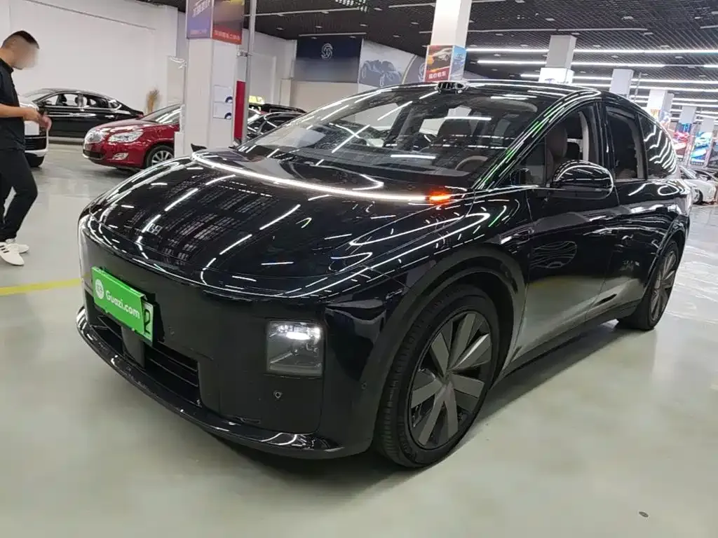 2025 Li Auto i8 Standard
