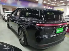 2025 Li Auto i8 Standard, чёрный — фото 5
