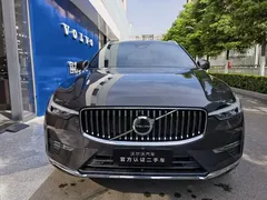 2023 Volvo XC60 4WD Luxury — фото 2