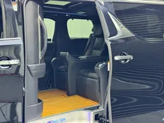 2020 Lexus LM 300h, чёрный — фото 5