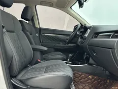 2021 Mitsubishi Outlander 2.0L, белый — фото 9