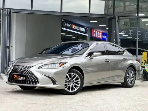 2022 Lexus ES 200