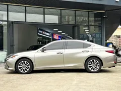 2022 Lexus ES 200 — фото 3