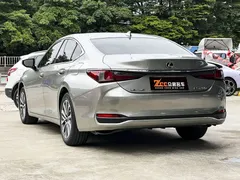 2022 Lexus ES 200 — фото 4
