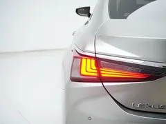 2022 Lexus ES 200 — фото 13
