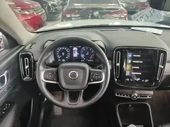 2021 Volvo XC40 T4 4WD Luxury, белый — фото 11