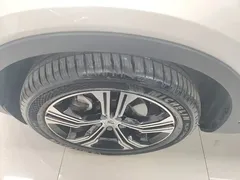 2021 Volvo XC40 T4 4WD Luxury, белый — фото 23