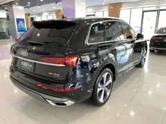 2021 Audi Q7 55 TFSI quattro S line, чёрный — фото 4