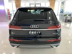2021 Audi Q7 55 TFSI quattro S line, чёрный — фото 5