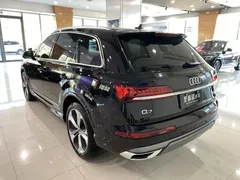2021 Audi Q7 55 TFSI quattro S line, чёрный — фото 6