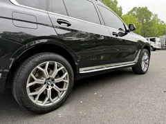 2021 BMW X7 xDrive40i, чёрный — фото 6