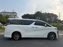 2021 Toyota Vellfire Hybrid 2.5L HV Luxury, белый — фото 5