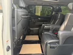 2021 Toyota Vellfire Hybrid 2.5L HV Luxury, белый — фото 12
