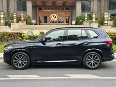 2022 BMW X5 xDrive30i M, чёрный — фото 7