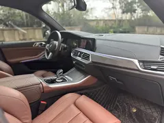 2022 BMW X5 xDrive30i M, чёрный — фото 11
