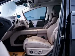 2025 Li Auto i8 Standard, чёрный — фото 18