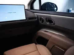 2025 Li Auto i8 Standard, чёрный — фото 23