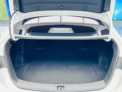 2022 Toyota Levin 185T CVT Luxury, белый — фото 24