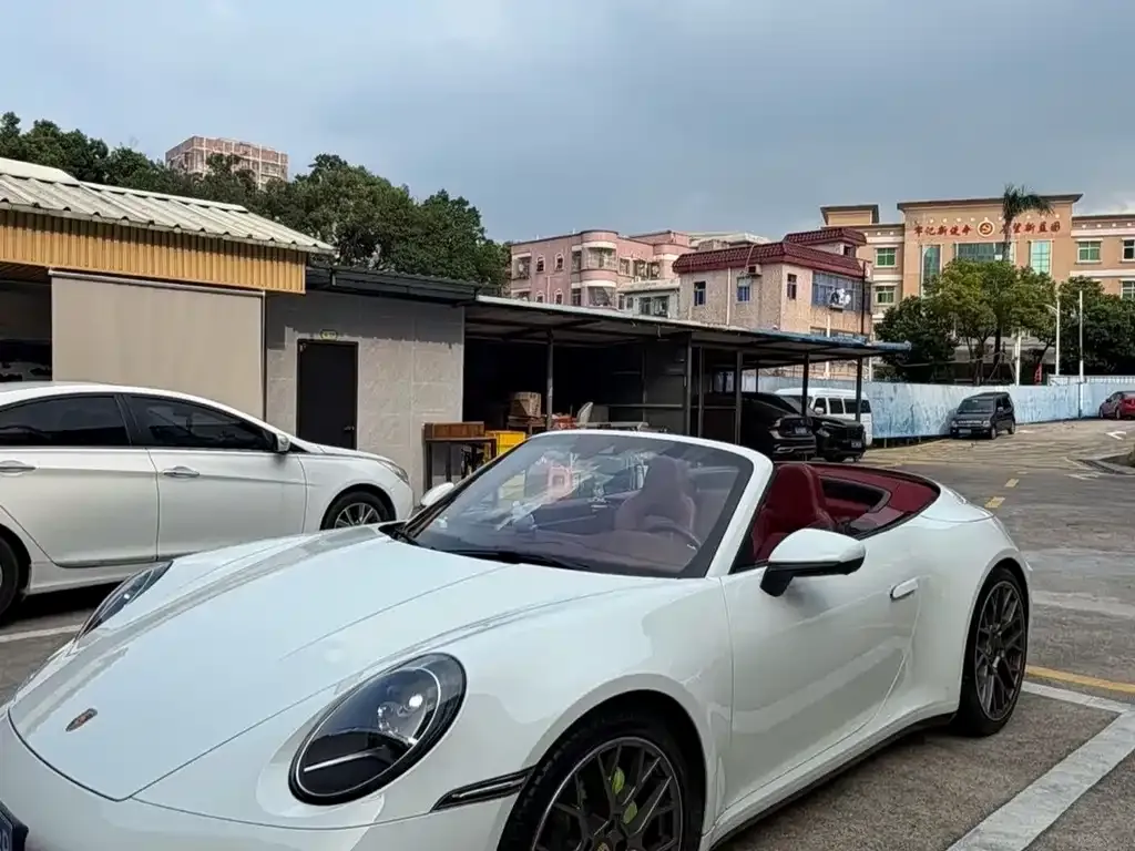 2022 Porsche 911 Carrera 4 Cabriolet 3.0T