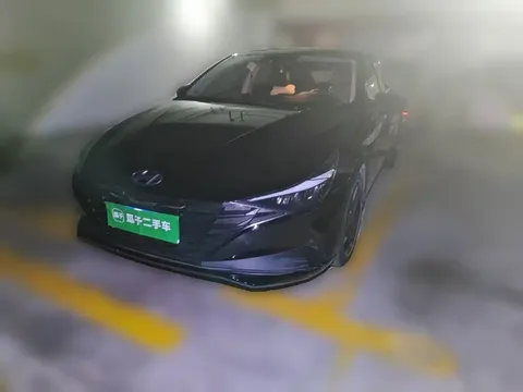 2022 Hyundai Elantra 1.5L CVT LUX
