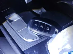 2022 Hyundai Elantra 1.5L CVT LUX, чёрный — фото 12