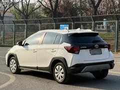 2022 Toyota Yaris L Zhixuan X 1.5L CVT PLUS, белый — фото 13
