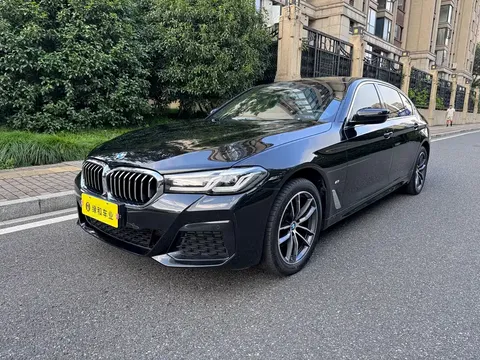 2022 BMW 5 Series 5 525Li M
