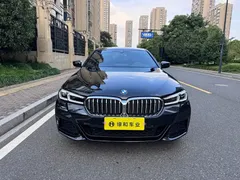 2022 BMW 5 Series 5 525Li M, чёрный — фото 2