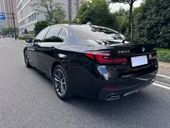 2022 BMW 5 Series 5 525Li M, чёрный — фото 6