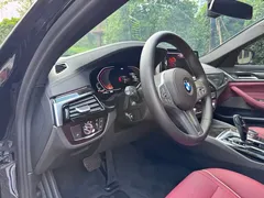 2022 BMW 5 Series 5 525Li M, чёрный — фото 16
