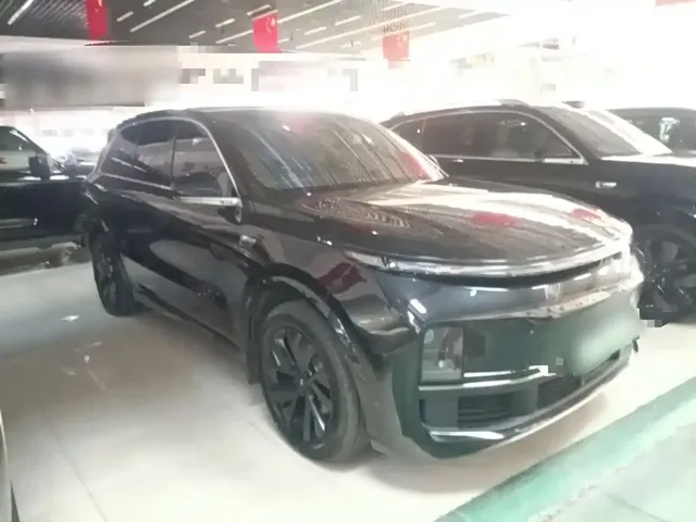 2023 Li Auto L8