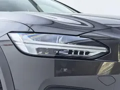 2022 Volvo V90 Cross Country B5 AWD — фото 4