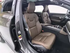 2022 Volvo V90 Cross Country B5 AWD — фото 9