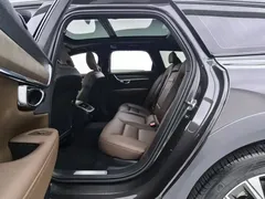 2022 Volvo V90 Cross Country B5 AWD — фото 16