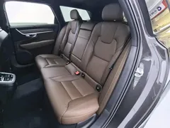2022 Volvo V90 Cross Country B5 AWD — фото 17