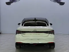2022 Hyundai Elantra 1.5L CVT LUX Premium, белый — фото 5