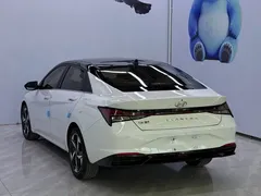 2022 Hyundai Elantra 1.5L CVT LUX Premium, белый — фото 6